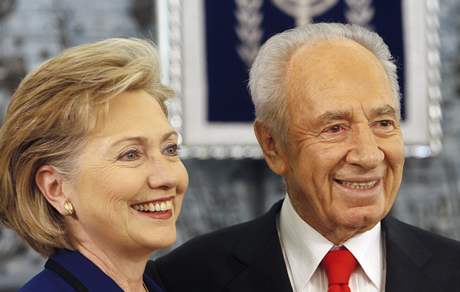 Hillary Clintonová a imon Peres (3. bezna 2009)