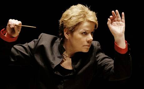 Marin Alsopová bude dirigovat tvrtení a pátení abonentní koncert eské filharmonie, který se koná v praském Rudolfinu.