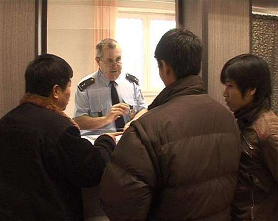 Z cizinecké policie by mly zstat jen vedení a inspektoráty na mezinárodních letitích. Ilustraní foto.