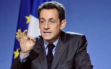 Sarkozy nijak neskrývá pohrdání leny vlastní partaje.
