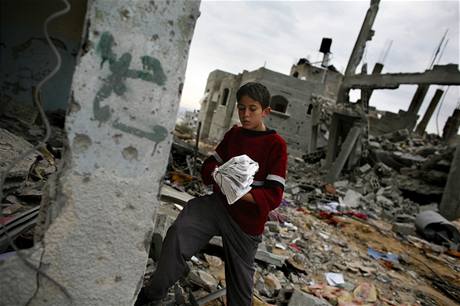 Zniený tábor Dabália v pásmu Gazy po izraelské invazi