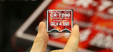 CF adaptér CR-7200 na čtyři microSD karty