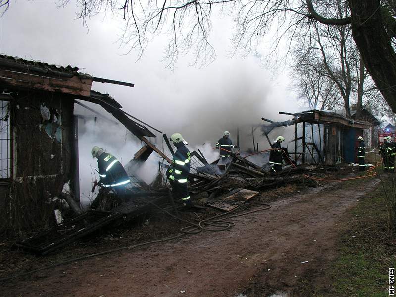 Starý devný pízemní pavilon v areálu tenisového klubu v Beclavi vyhoel