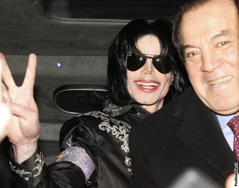 Králu popu Michael Jackson oznámil návrat na pódia