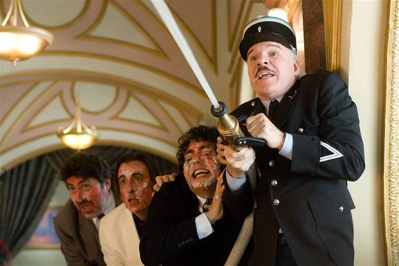 Steve Martin se stal populárním díky roli inspektora Clouseaua v komedii Rový panter.