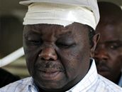 Morgan Tsvangirai se po autonehod vrátil z nemocnice v Botswan zpt do Zimbabwe (9. bezna 2009)