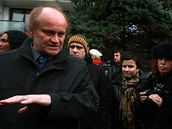 Ministr pro meniny a lidská práva Michael Kocáb dostal od radnice Litvínova k dispozici jeden z vybydlených byt na janovském sídliti.