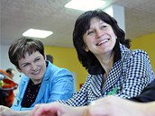 Poslankyn (zleva) Vra Jakubková a Olga Zubová a bývalá ministryn Dana Kuchtová na zasedání Republikové rady Strany zelených (8. bezna 2009)