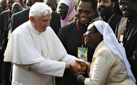 Pape Benedikt XVI. v Kamerunu (17. bezna 2009)