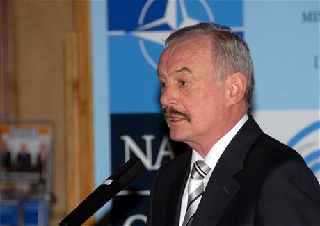 Pemysl Sobotka na konferenci k výroí vstupu R do NATO