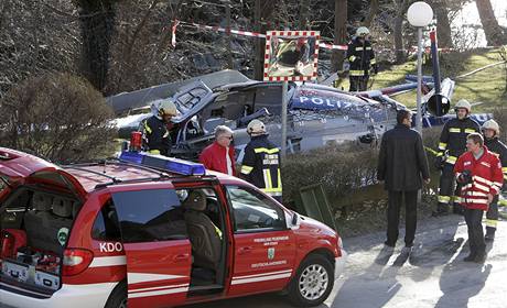 Pi nehod vrtulníku zahynul jeho pilot