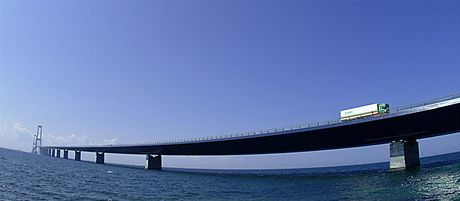 Most přes průliv Öresund