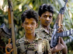 Mnoha bojovníkm tamilských povstalc bylo okolo 15 let.