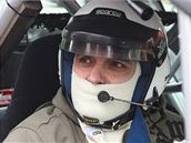 Hokejový trenér Ernest Bokro� ve Slu�ovicích jezdil v závodním aut� Antonína Tlus�áka.