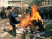 Protesty v Londýn v ervnu 1999 proti dluhu tetího svta.