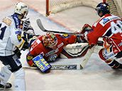 Pardubice - Plze; zleva plzeský Kracík a pardubití Laák s Koláem