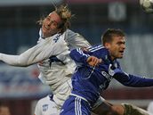 Olomouc - Kladno: st�et domácího Marka Ka��áka (vpravo) s Tomá�em Strnadem