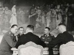 Němci na Hradě: Brožíkův salon