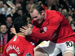 Radost Manchesteru: Ronaldo (vlevo), Rooney