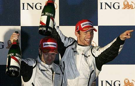 Jenson Button (vpravo) a Rubens Barrichello 