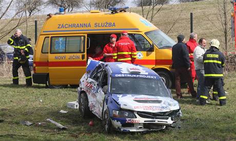 Nehoda na Valaské rallye. Závodní auto usmrtilo ti lidi. (28. bezna 2009)