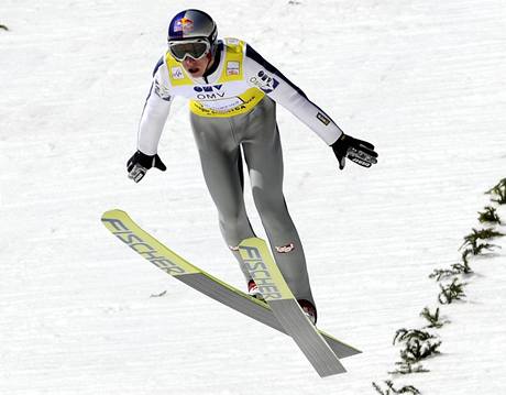 Rakouský skokan na lyích Gregor Schlierenzauer tentokrát nedopadl dobe.