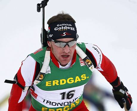 Rakouský biatlonista Simon Eder