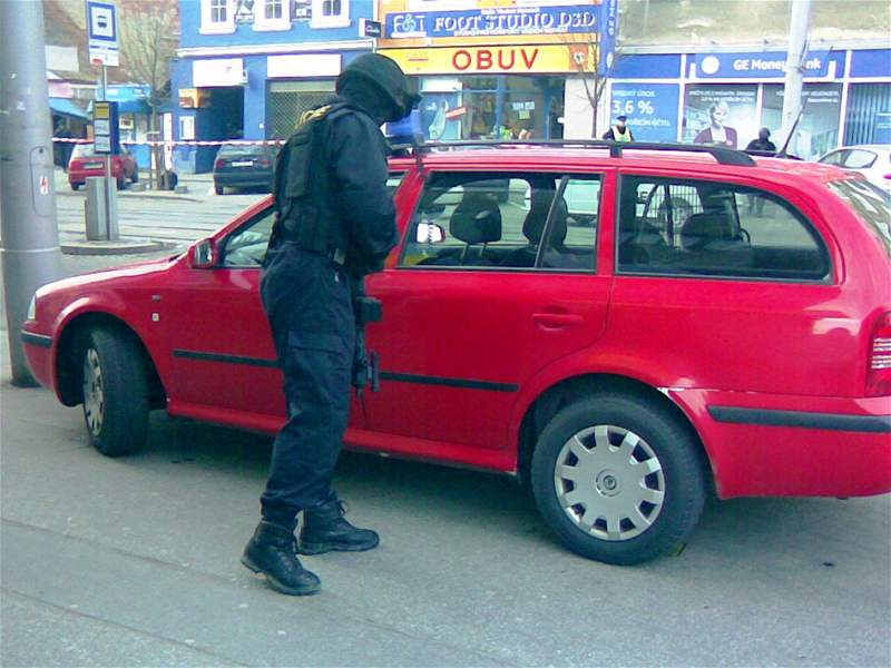 Policisté vyetují vyloupení bankomatu v brnnském Králov Poli