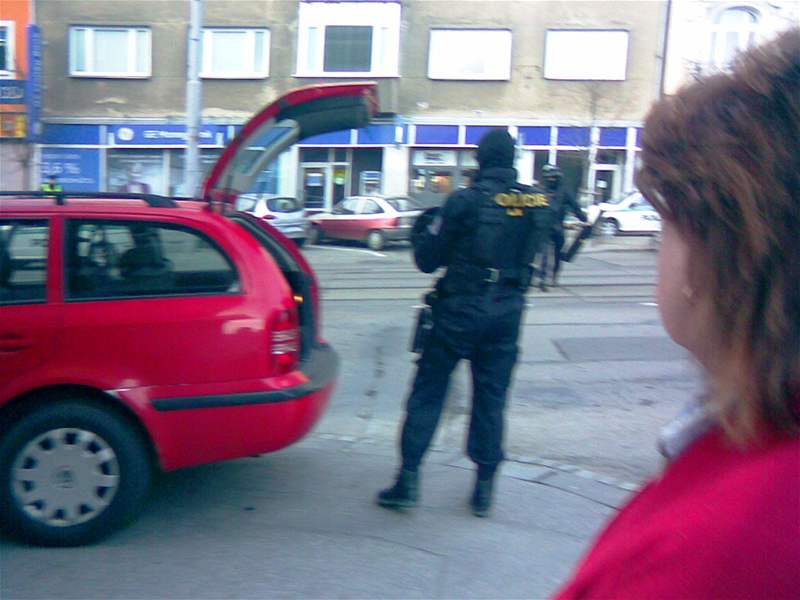 Policisté vyetují vyloupení bankomatu v brnnském Králov Poli
