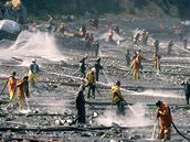 Havárie ropného tankeru Exxon Valdez u Aljaky v beznu 1989
