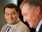 Duo lídr� nejsiln�j�ích politických stran dostalo prostor p�ed kamerami i p�ed volbami v roce 2006. Foto z b�ezna 2009.