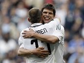 Real Madrid - Almeria: domácí Klaas-Jan Huntelaar (vpravo) a Arjen Robben se tí z gólu