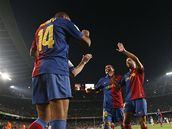 FC Barcelona - Málaga: domácí se radují z gólu. vlevo Thierry Henry