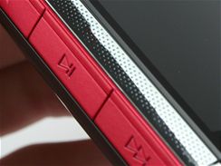 Recenze Nokia 5130 detail