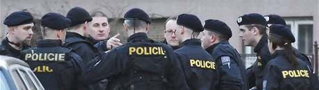 Policist vyetuj vradu a znsilnn na Jeneweinov ulici v Brn-Komrov