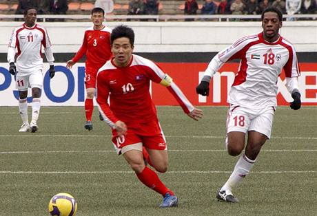 Hong Yong-Jo, fotbalový reprezentant Severní Koreje, v utkání kvalifikace mistrovství svta.