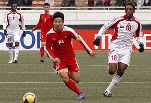 Hong Yong-Jo, fotbalový reprezentant Severní Koreje, v utkání kvalifikace mistrovství svta.