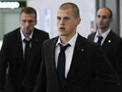 Slovenský obránce Martin �krtel po p�istání v Praze