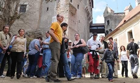 V sobotu byla zahájena turistická sezona také na jednom z nejnavtvovanjích hrad Moravy Pertejn.