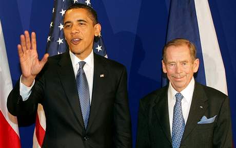 Barack Obama a Václav Havel na loském summitu EU-USA v Praze