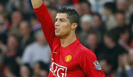 Cristiano Ronaldo povede fotbalisty Manchesteru proti svým krajanm z Porta.