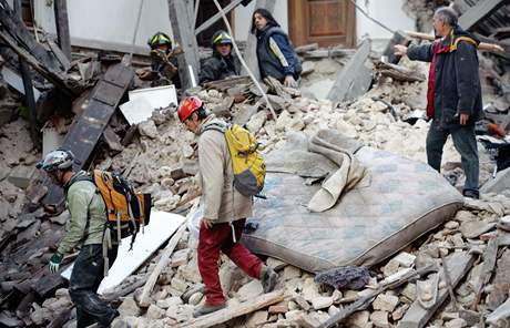 Stední Itálii zasáhlo zemtesení, nejhorí dsledky utrplo msto Aquila. (6. dubna 2009)