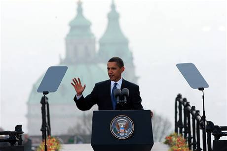 Americký prezident Barack Obama pi projevu na praském Hradanském námstí (5. dubna 2009)