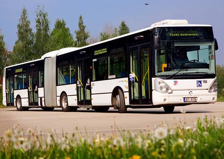 Nejen za MHD mohou ode dneka eskobudjovití platit mobilem.