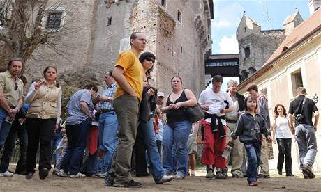 V sobotu byla zahájena turistická sezona také na jednom z nejnavtvovanjích hrad Moravy Pertejn.