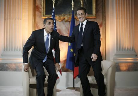 Americk prezident Barack Obama s francouzskm prezidentem Nicolasem Sarkozym