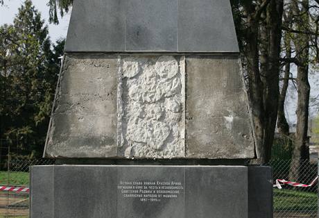 Památník rudoarmjc v Boetchov ulici v Králov Poli