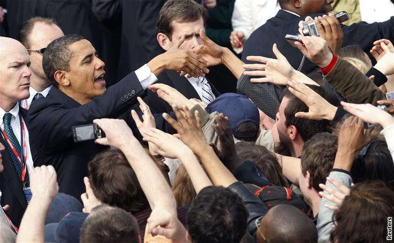 Americký prezident Barack Obama po projevu na praském Hradanském námstí (5. dubna 2009)