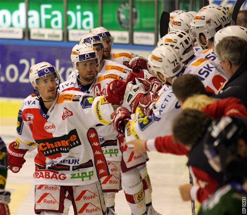 Druhý zápas finále play off hokejové extraligy Energie Karlovy Vary - Slavia Praha.