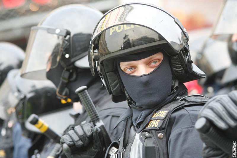 Václavské námstí ovládly protesty proti radaru (5. dubna 2009)